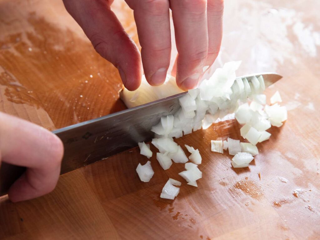 how to mince onion